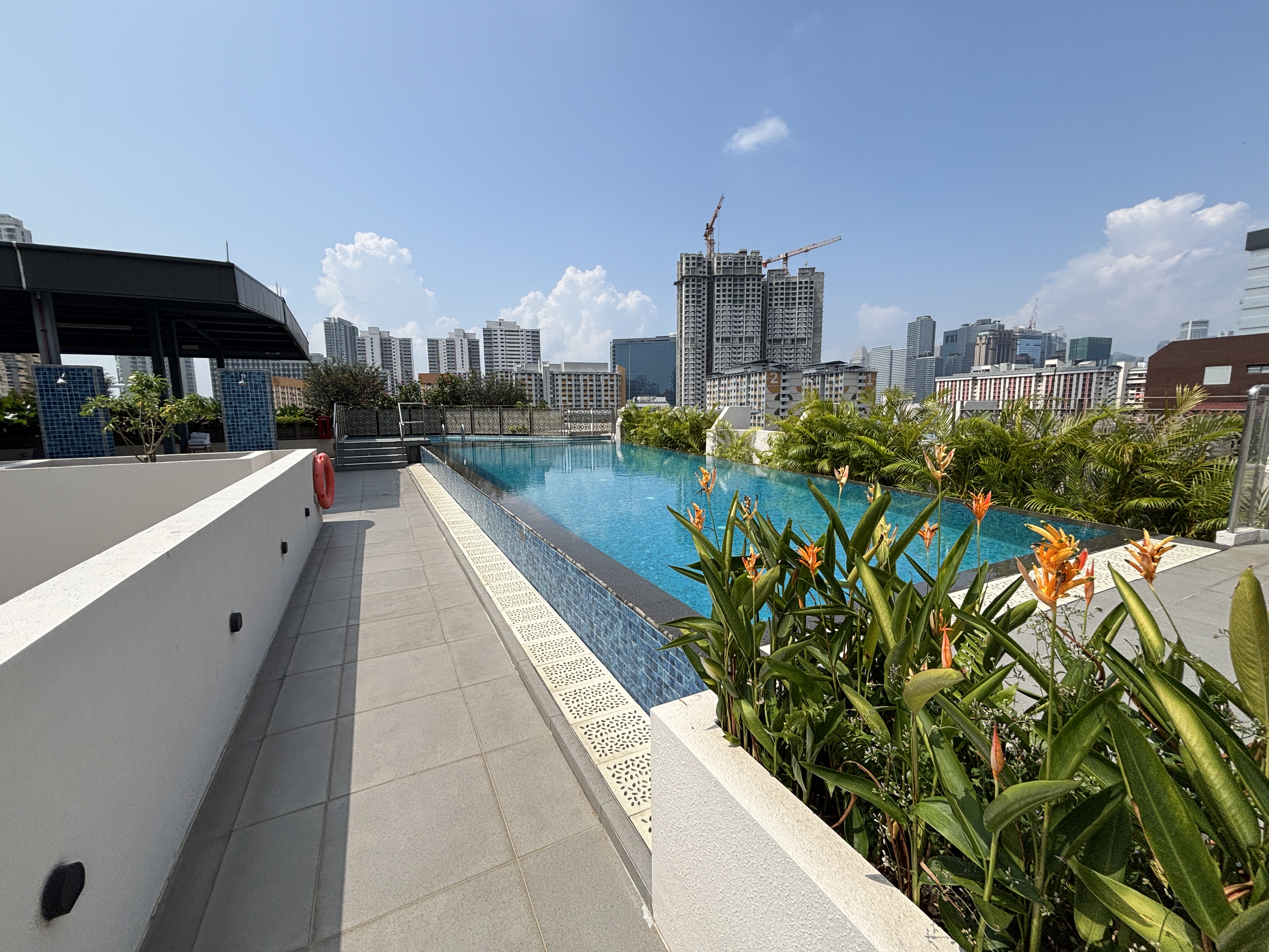 Aqueen Prestige Hotel酒店顶部